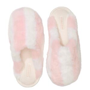 VICTORIA’S SECRET PINK Faux Fur Slide Slippers.